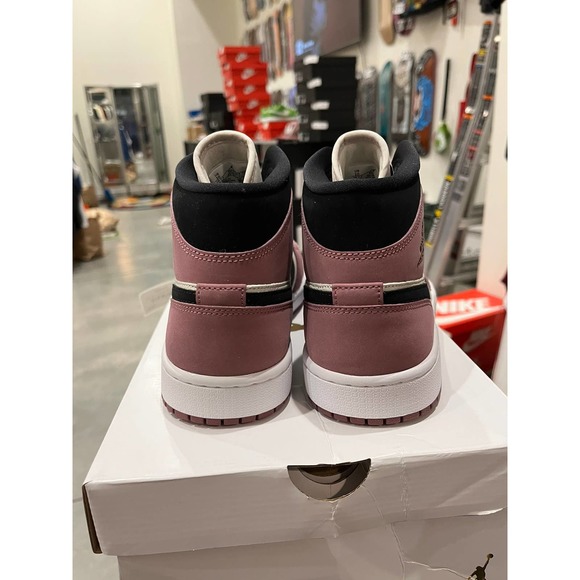 Jordan 1 Mid Mulberry Size 8.5 - Picture 4 of 10